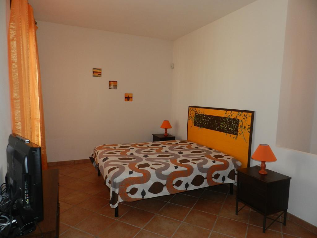 Baglio Olivastro Bed and Breakfast Digerbato Rum bild